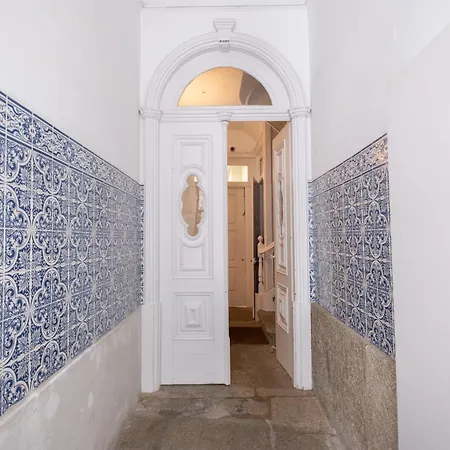 Essence By Minhos Guest